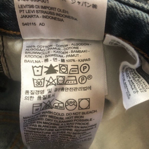 Levi’s Wedgie Jean Shorts - Picture 5 of 6